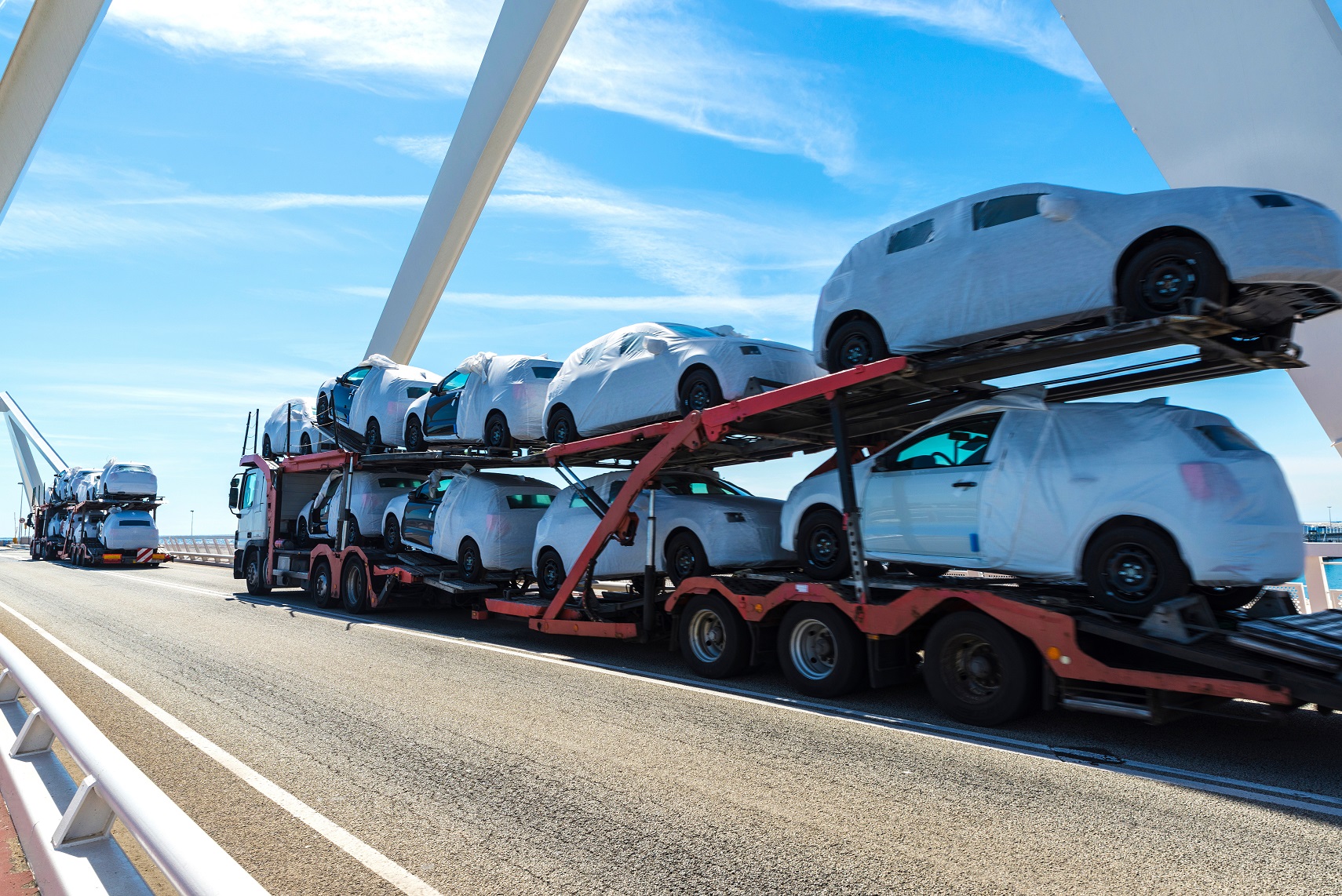 Article Navigating the Road: Choosing the Best Car Transport with Autohauler.com