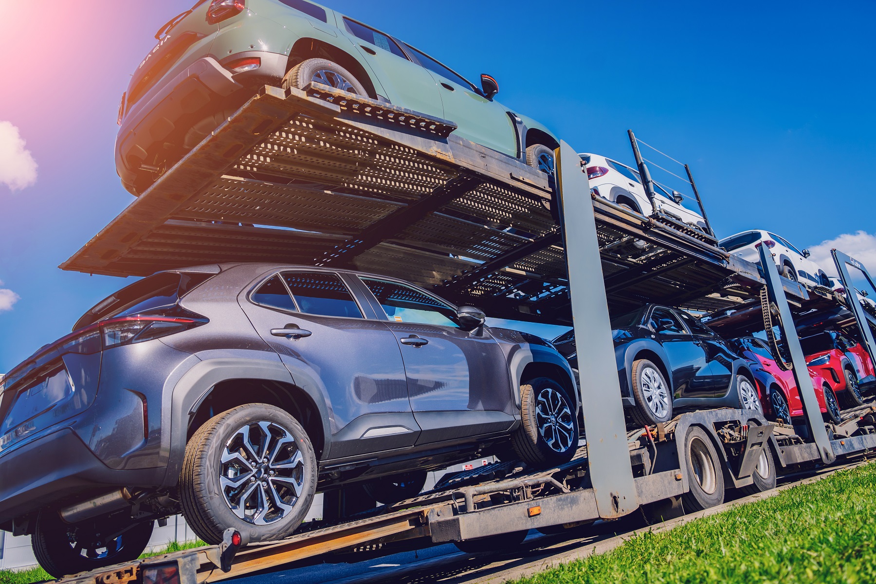 Article Don't Just Ship It, AutoHauler It: Why Car-Specific Logistics Make All the Difference